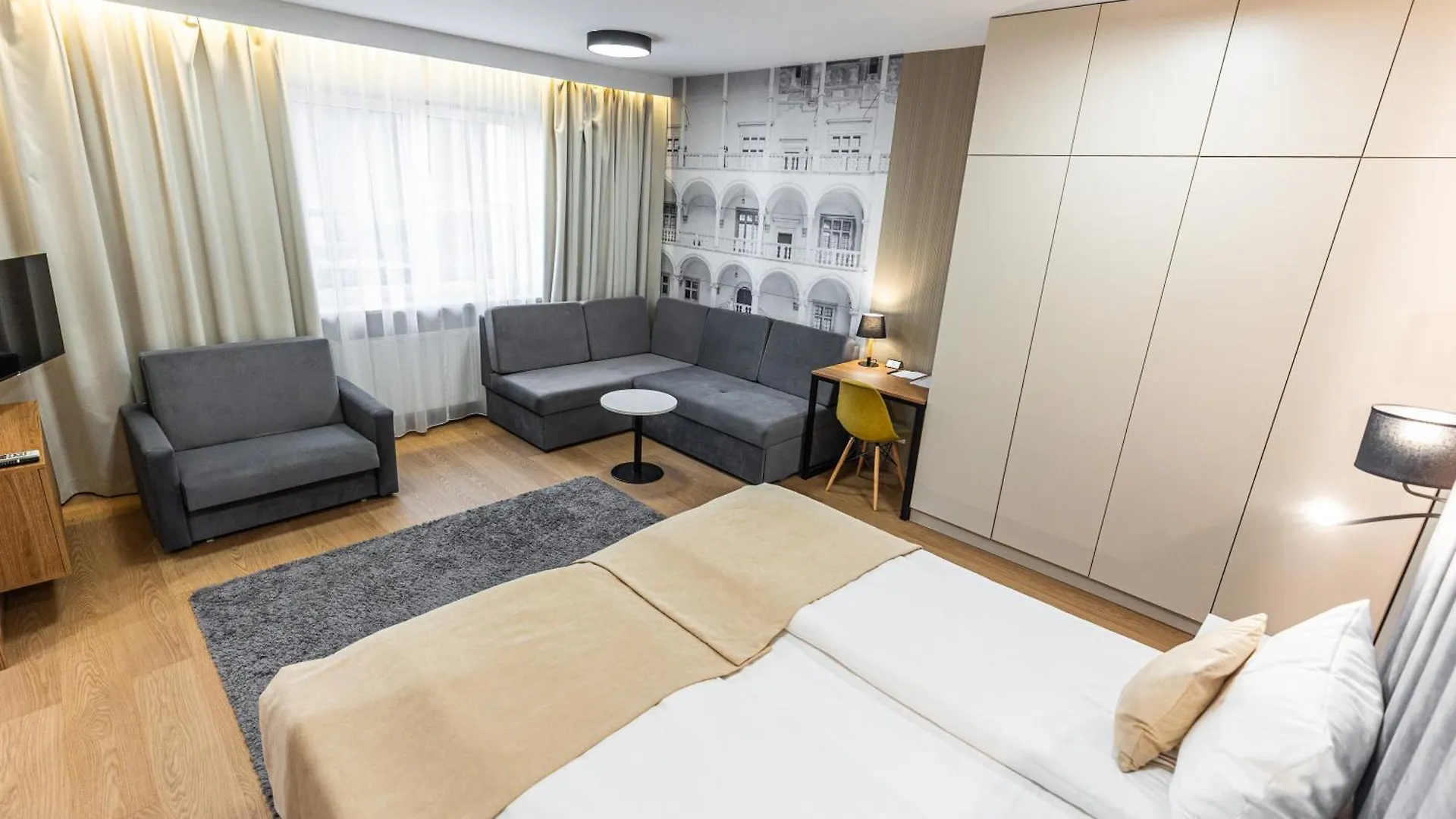 K4 Aparthotel Cracovia 2*,